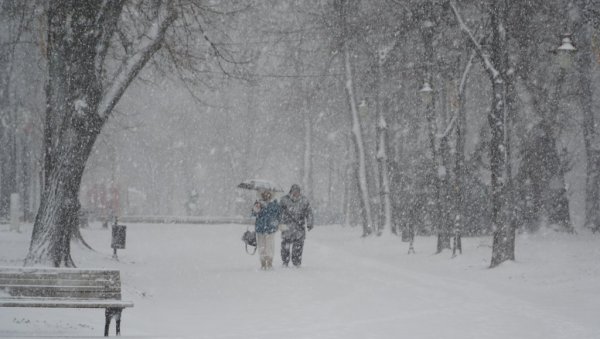 СНЕЖНА ОЛУЈА БЕСНИ: Невреме се приближава Србији, више од пола метра снега пало изнад Сарајева