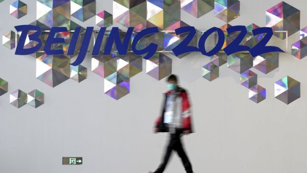 ИПАК НИСМО СВЕ ВИДЕЛИ: Циркус Олимпијске игре Пекинг се наставља (ВИДЕО)