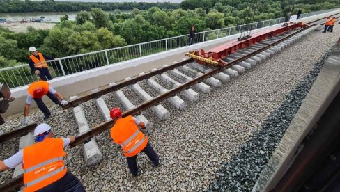 СРБИЈА ДОБИЈА ЈОШ 300 КМ НОВИХ ПРУГА: Модернизација и реконструкција железничког саобраћаја настављају се убрзаним темпом и у овој години