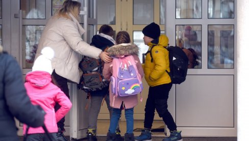 BATUT OBJAVIO NOVE MERE: Detaljno uputstvo prevencije protiv korone u školama, poznato i ko ne treba da dolazi na časove