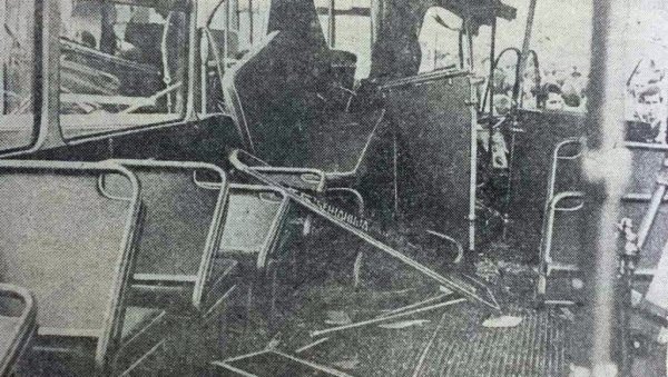 ЗБОГ ЏАКА СА ВУНОМ 53 ПОВРЕЂЕНА: Најтежа несрећа у историји ГСП-а, аутобус 384 нагло је скренуо улево, сцена је била као из хорор филма