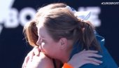 SVIMA SUZE U OČIMA: Jelena Dokić se rasplakala nasred terena u Melburnu (VIDEO)