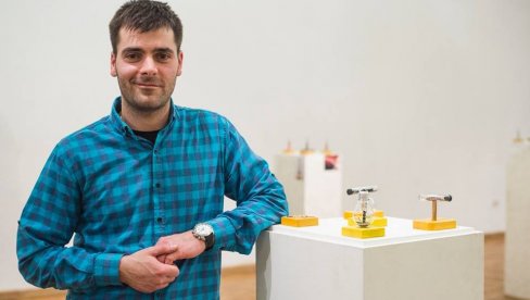 OD VINSKIH PAMPURA STVORIO I PECAROŠA: Goran Marjanović iz Despotovca izrađuje minijature od različitih materijala koji bi bili bačeni