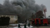 ТРИ САТА БОРБЕ СА ВАТРЕНОМ СТИХИЈОМ: Локализован пожар у мегамаркету у Суботици, ватрогасцима помагали добровољци