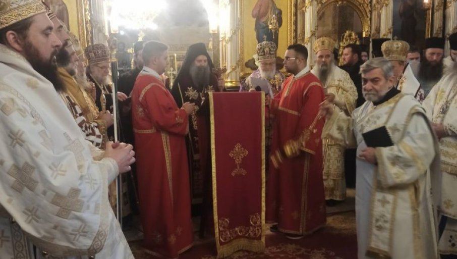 ISPRAĆAJ EPISKOPA LAVRENTIJA: Patrijarh Porfirije služi opelo u Sabornoj crkvi u Šapcu (FOTO/VIDEO)