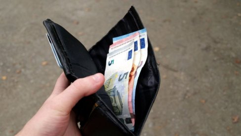 JEDNU STVAR NOSIMO U NOVČANIKU, A VERUJE SE DA PRIVLAČI LOŠU ENERGIJU: Odmah je izbacite i gledajte kako vam stižu pare
