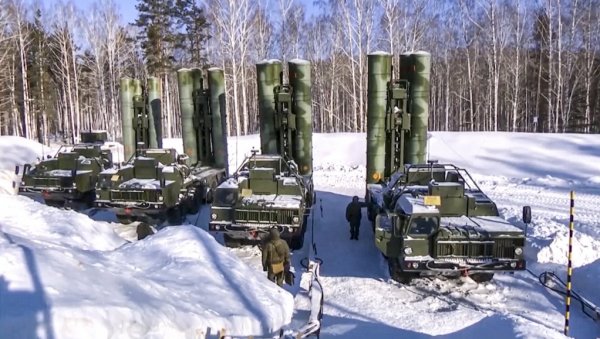 НЕПРОБОЈНИ ШТИТ ИЗНАД МОСКВЕ: Још један дивизион система С-400 штити небо изнад руске престонице