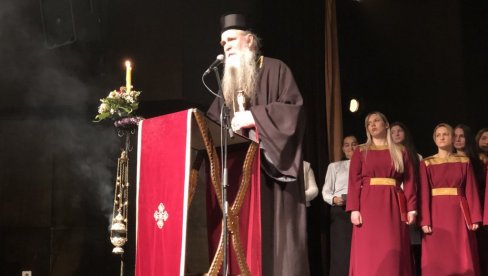 HERCEG NOVI NA PUTU SVETOSAVLJA: Mitropolit Joanikije se obratio na svečanoj akademiji (FOTO/VIDEO)