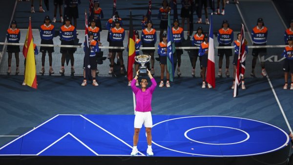 АКО СЕ ЂОКОВИЋ НЕ ВАКЦИНИШЕ БИЋЕ ИСКЉУЧЕН: Рафин тренер - Надала не можете никада да отпишете