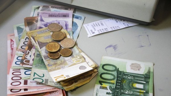 НАРОДНА БАНКА ОБЈАВИЛА: Ево колико од јутрос кошта евро