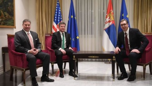 RAZGOVORI O NAPRETKU SRBIJE I STABILNOSTI REGIONA: Predsednik Vučić na trilateralnom sastanku sa Eskobarom i Lajčakom (FOTO)