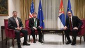RAZGOVORI O NAPRETKU SRBIJE I STABILNOSTI REGIONA: Predsednik Vučić na trilateralnom sastanku sa Eskobarom i Lajčakom (FOTO)