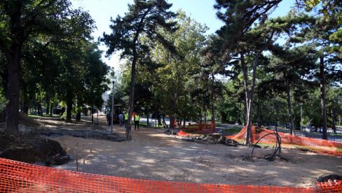 TRI KLJUČA GOTOVA DO KRAJA MAJA: Radnici JKP Zelenilo započeli obnovu parka kod Mostarske petlje
