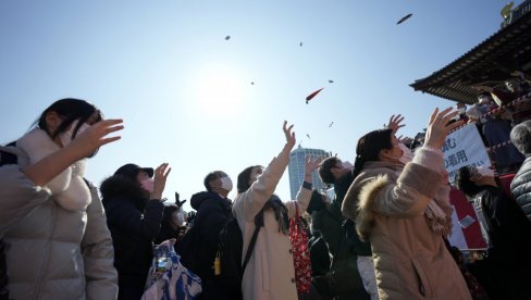 NEOBIČAN RITUAL KOJI DONOSI SREĆU: Japanci bacaju pasulj 3. februara - na prvi dan proleća (FOTO)