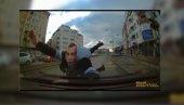 BACIO SE PRED AUTOMOBIL: Incident u Novom Sadu, muškarac pokušao da inscenira nezgodu? (VIDEO)