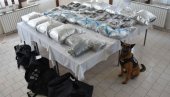 АКЦИЈА ПОЛИЦИЈЕ КОД НОВОГ ПАЗАРА: Црногорци и Тутинци пали са 63 килограма марихуане (ФОТО)