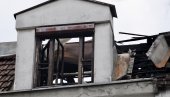 ДРАМАТИЧНИ ПРИЗОРИ ИЗ БЕОГРАДА: Пожар код Инфективне клинике, ватрена стихија прогутала поткровље стамбене зграде (ФОТО)
