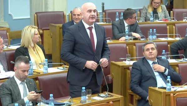 ВЛАДИМИР ЈОКОВИЋ: О моделу нове Владе треба преговарати у склопу парламентарне већине