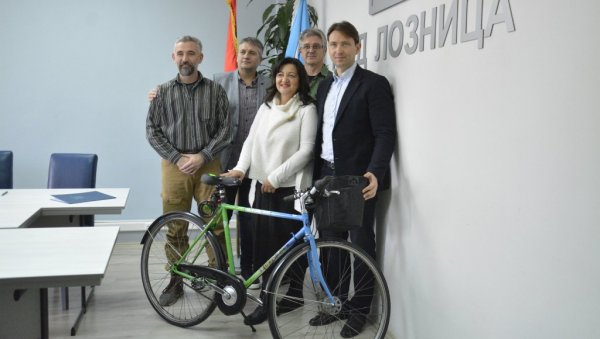 БИЦИКЛИ ОПЕТ УЛАЗЕ У МОДУ: Лозница,  међу првима у земљи,  уводи сервис јавно доступних двоточкаша