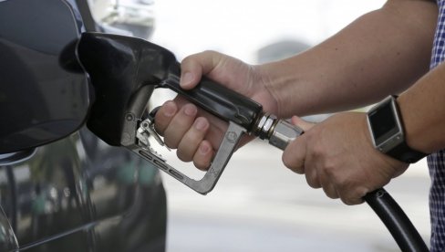 KOD NAS DIZEL 10% SKUPLJI NEGO U REGIONU: Nafta divlja na berzama, a analitičari predviđaju 120 dolara za barel