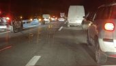 POŽAR KOD STARE PAZOVE: Gori kamion na auto-putu Beograd-Novi Sad, saobraćaj obustavljen