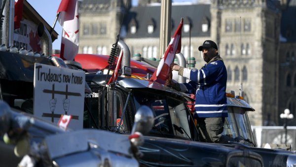 РЕПРЕСИЈА БЕЗ ПРЕСЕДАНА: Канадски премијер кажњава камионџије суспендовањем осигурања и замрзавањем банковних рачуна