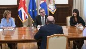 VAŽNI RAZGOVORI O SITUACIJI U REGIONU: Predsednik Vučić se sastao sa Stjuartom Pičom (FOTO)