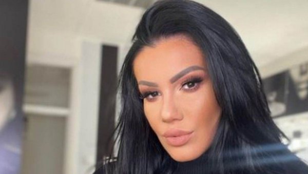 ПРЕМИНУО ОТАЦ ПЕВАЧИЦЕ: Пре 13 година изгубила мајку, данима пролазила пакао, молила за помоћ, али није издржао