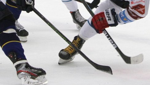 CRVENA ZVEZDA BLIZU FINALA: Hokejaši Crvene zvezde u polufinalu IHL lige poveli sa 2:1 protiv Siska