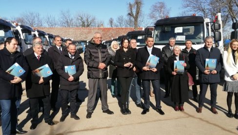 DEPONIJE IDU U PROŠLOST: Sedam opština na severu Bačke i Banata dobilo vrednu opremu za upravljanje otpadom