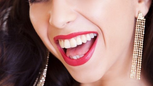 ЈЕДИТЕ МИРНО ЧОКОЛАДУ И ТВРДУ ХРАНУ: Коначно направљена вештачка зубна глеђ - јача од природне