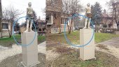 ПЛЕСАЧИЦА ОСТАЛА БЕЗ КАСЕТОФОНА: Вандали оскрнавили скулптуру у Јагодини