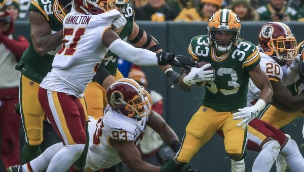 ХИТЛЕР МУ ЈЕ УМАЛО ДОШАО ГЛАВЕ: НФЛ звезда запањила свет коментаром, а да му чујете тек оправдање!