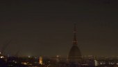 DEO ITALIJE U MRAKU: Spomenici i zgrade isključili svetla zbog poskupljenja struje (VIDEO)