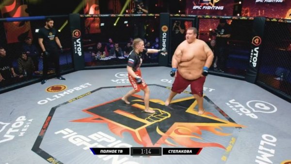 РУСИ, ДОСТА ЈЕ! Борац од 240 кг ударао ривалку од 60, а то није први пут (ВИДЕО)