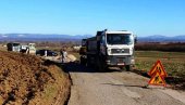 LOKALNI PUTEVI U PARAĆINSKOJ OPŠTINI: Počela rehabilitacija i putnog pravca ka Svojnovu