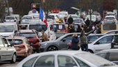 BURAN DAN SVIĆE U PARIZU: Konvoji iz cele zemlje stižu u grad, dočekuju ih rampe, oklopna vozila i hiljade policajaca! (VIDEO)