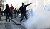 ŽELE DA ZAUSTAVE FRANCUSKU: Sprema se haos u Parizu - Protivnici Makronove penzione reforme najavili za sutra masovne proteste
