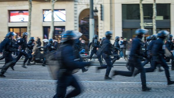 БИЛАНС ПРОТЕСТА У ФРАНЦУСКОЈ: Ухапшене 54 особе, изречене 334 казне - окупило се 32.000 људи