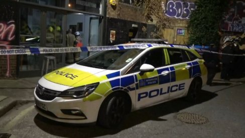 OBRUŠIO SE MEĐUSPRAT NA PAB U LONDONU: Najmanje 13 povređenih, tri osobe teško