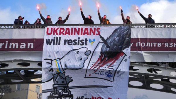 До сада је 35 држава позвало грађане да напусте Украјину због најаве сукоба са Русијом