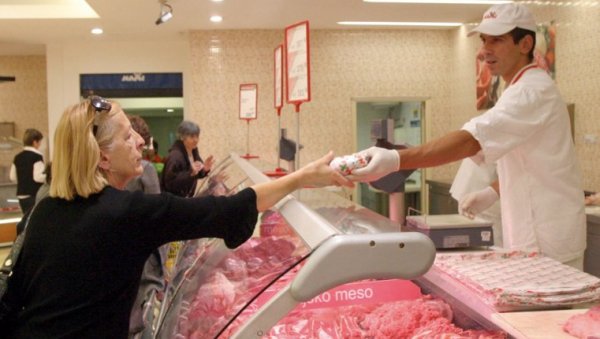 НА СРЕТЕЊЕ СВЕ РАДИ УОБИЧАЈЕНО: Током Дана државности без великих измена радног времена услужних објеката, бесплатан паркинг 15. и 16.