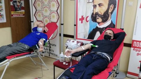 ПОЗИВ ДОБРОВОЉНИМ ДАВАОЦИМА: Донирање крви у Параћину у уторак у Црвеном крсту