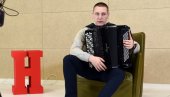 ЛЕЂА ПУЦАЈУ И КАДА СВИРАШ НА ХАРМОНИЦИ ОД 50.000 ЕВРА: Деветнаестогодишњи Петар Динчић освојио златну медаљу на Светском купу у Минхену