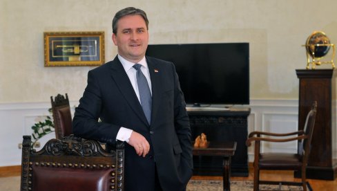 UZALUD NAM ZAVRĆU RUKU OKO KOSOVA: Ministar spoljnih poslova Nikola Selaković o novim pritiscima, KiM i Srpskoj