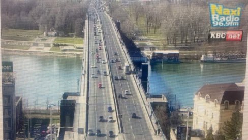 JOŠ JEDNA OBMANA SAVE MANOJLOVIĆA: Tvrdi da je blokiran Brankov most, dok se njime vozila normalno kreću (FOTO)