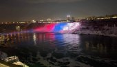 PREDIVAN PRIZOR: Nijagarini vodopadi u bojama srpske zastave na Dan državnosti (FOTO)