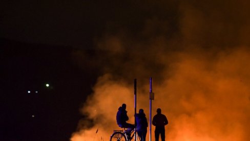 STRAVIČAN POŽAR U FUTOGU: Vatra gutala sve pred sobom, fotografije sa lica mesta (FOTO)