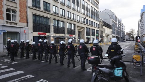 SUMNJA SE NA TERORIZAM: Policajac nasmrt izboden u Briselu