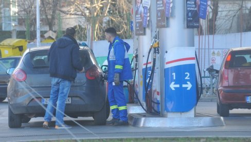 CENE U SRBIJI NIŽE NEGO U REGIONU: Predsednik se osvrnuo i na gorivo - To će biti maksimum na malim pumpama